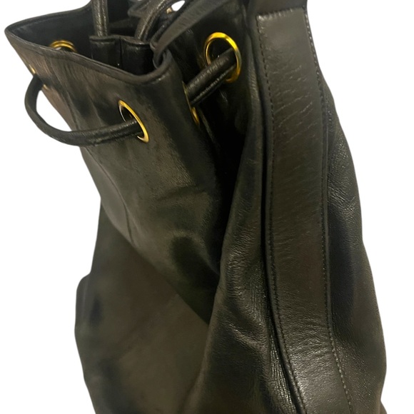 Chanel CC Stitch bucket bag 80’s - 1990’s vintage ✨logo bottom✨🦄 - Picture 5 of 17